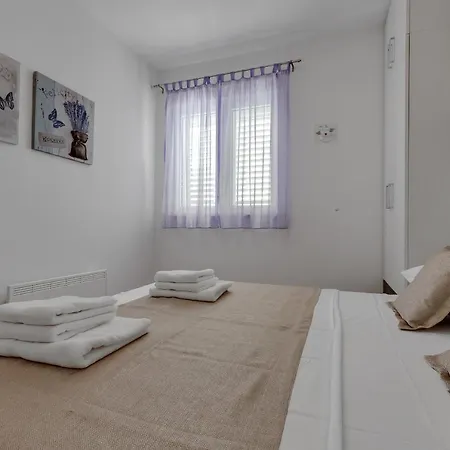 Pine Fine With Free Parking 公寓 马卡尔斯卡